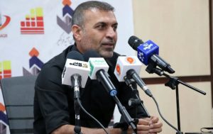 ویسی: بوقلمون نمی‌خواهیم با نان و ماست هم سیر می شویم!