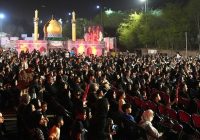 نمایش عشق و دلدادگی خانواده بزرگ فولاد خوزستان به مکتب عاشورا در چهارمین آیین «نذر حسینی» نمایش عشق و دلدادگی خانواده بزرگ فولاد خوزستان به مکتب عاشورا در چهارمین آیین «نذر حسینی»